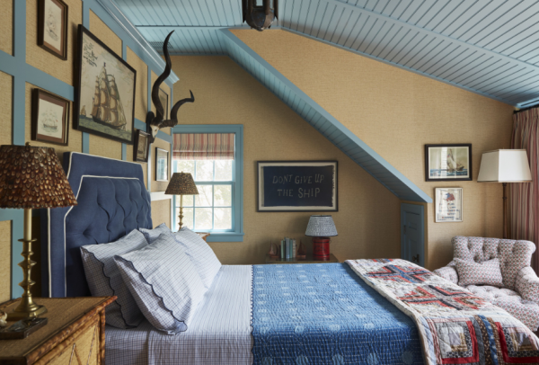 Dinding dengan Warna Cat Lembut Bersejarah